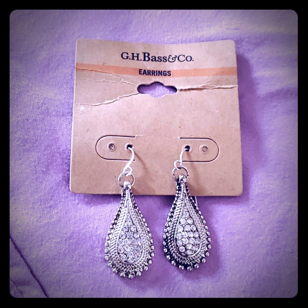 Dangle earrings
